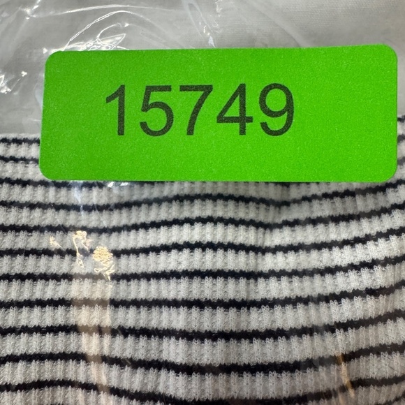 Aura Women's Button Up V-Neck Cropped‎ Black + White Top Waist Tie Beach Medium - Picture 13 of 13